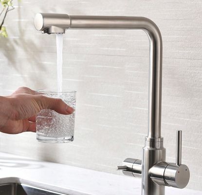 Chowany kran ze szczotkowanej stali nierdzewnej bez ołowiu, bez rdzy, niestandardowe logo